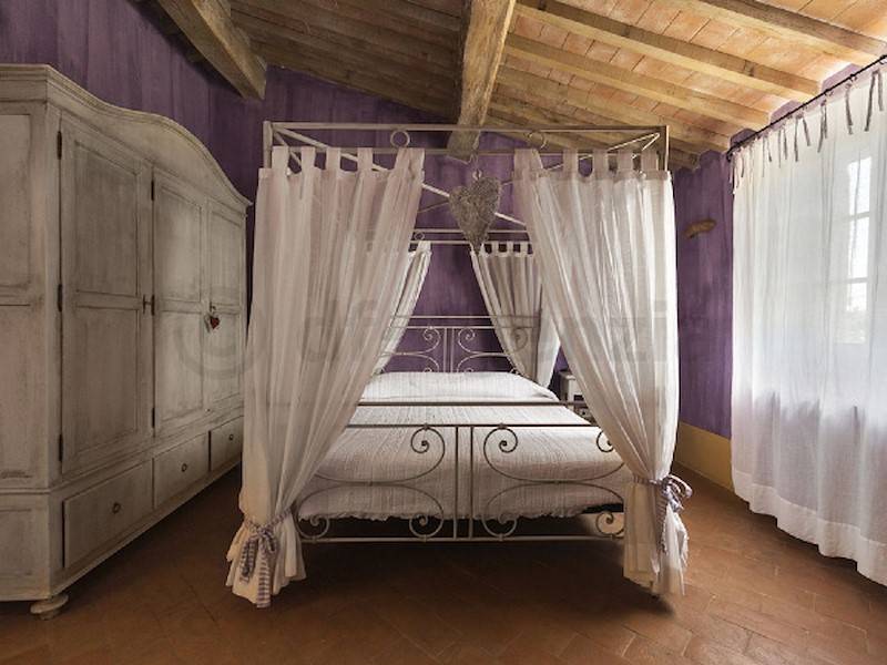 Himmlisch schlafen werden Sie garantiert in diesem Himmelbett.