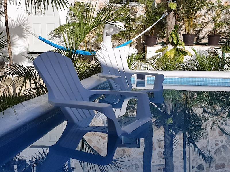 die Lounge Sessel zum Relaxen im Wasser