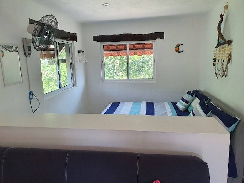 offenes Schlafzimmer mit viel Licht