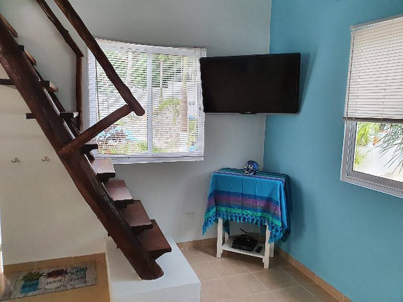 ein Teil des Wohnzimmers